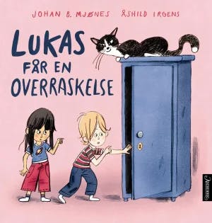 Omslag: "Lukas får en overraskelse" av Johan Mjønes