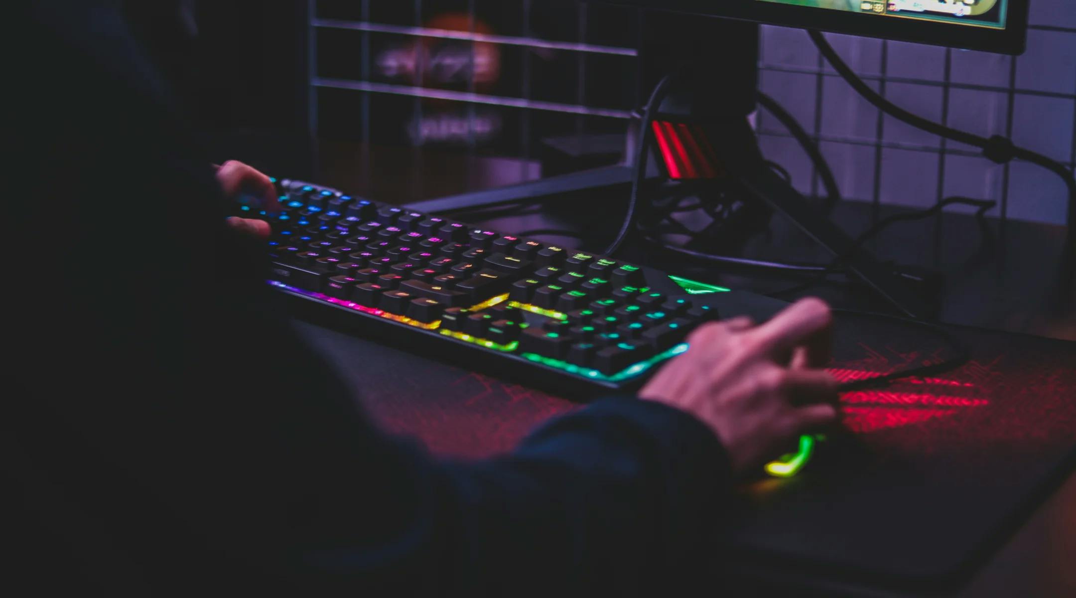 Gamingtastatur med neonlys